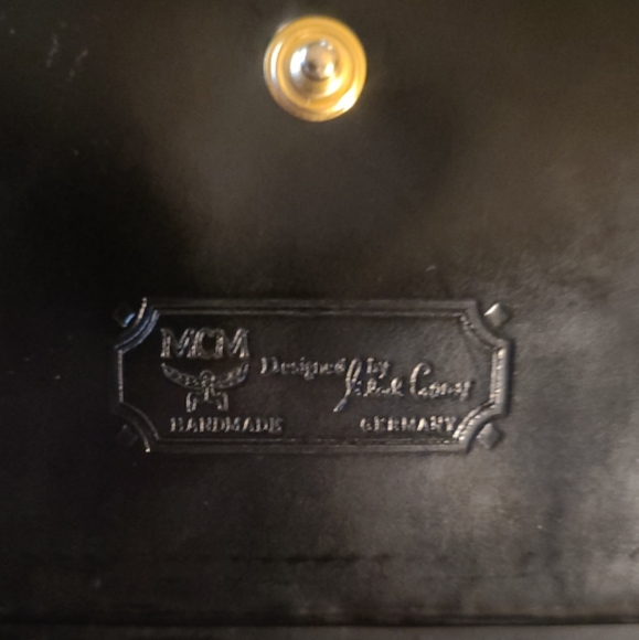 MCM | Vintage Black Patent Leather Shoulder Bag / Clutch - Picture 7 of 9